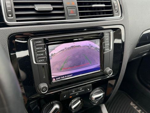 Used 2018 Volkswagen Jetta Sport FWD image 29