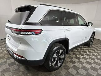 Used 2022 Jeep Grand Cherokee Limited 4xe w/ Luxury Tech Group II AWD/4WD video 3