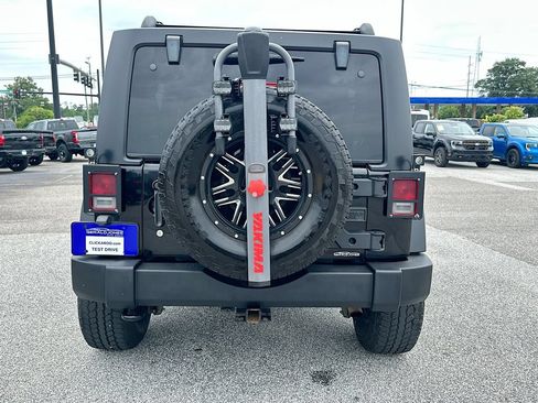 Used 2018 Jeep Wrangler Unlimited Sport S AWD/4WD image 15