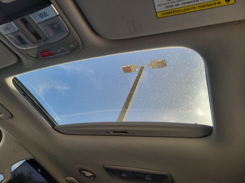 Used 2024 Kia Telluride EX w/ EX Captain's Chair Package FWD image 28