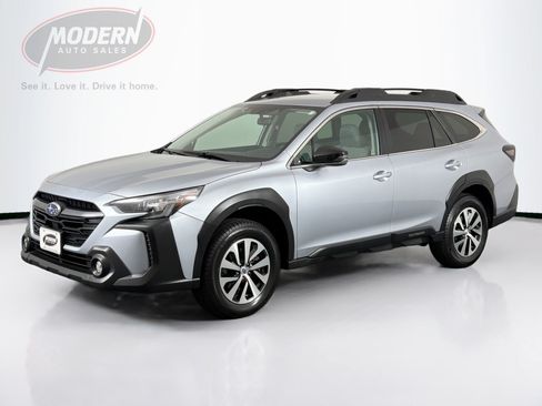 Used 2023 Subaru Outback Premium AWD/4WD image 1