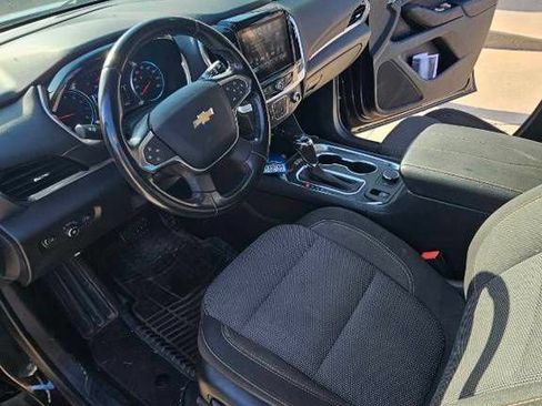 Used 2019 Chevrolet Traverse LT FWD image 3