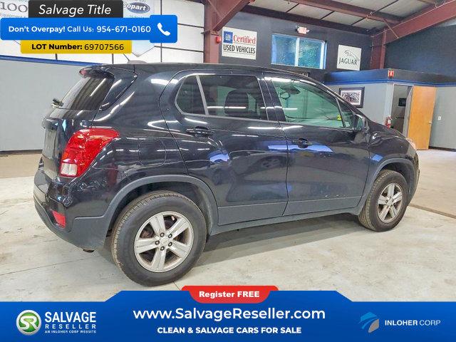 Used 2021 Chevrolet Trax LS w/ Tint and Cruise Package AWD/4WD image 4