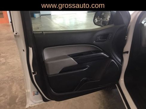 Used 2017 Chevrolet Colorado W/T AWD/4WD image 12