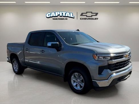 Used 2025 Chevrolet Silverado 1500 LT image 7
