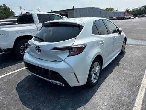 Used 2021 Toyota Corolla SE FWD image 2