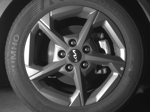 Used 2025 Kia K4 LXS image 13