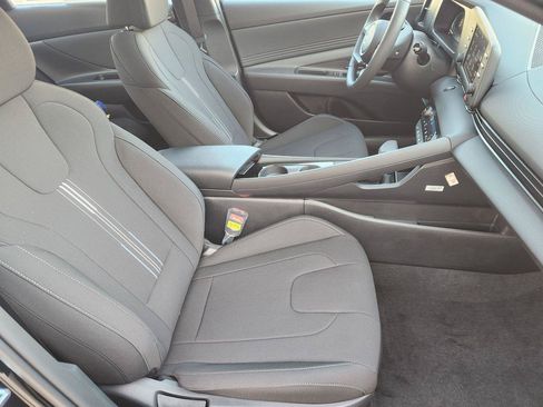 New 2026 Hyundai Elantra SEL Sport FWD image 10