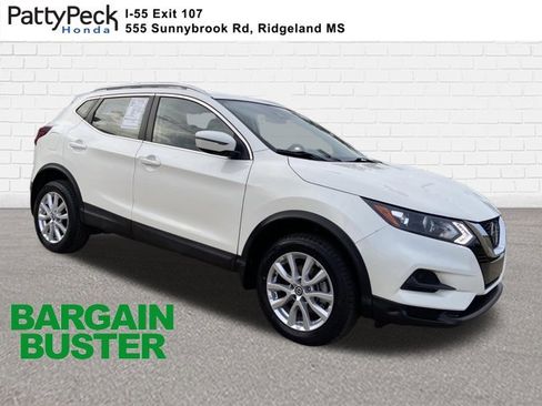 Used 2020 Nissan Rogue Sport SV image 1