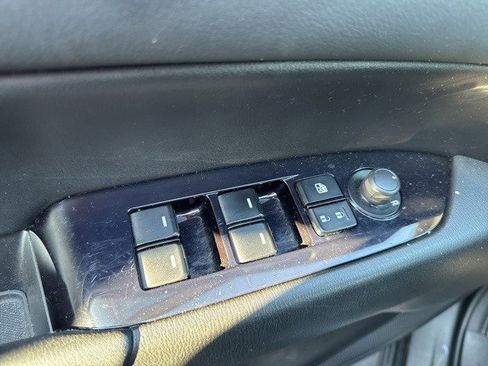 Used 2019 MAZDA CX-5 Touring image 11