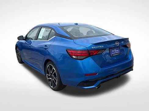 Certified 2025 Nissan Sentra SR FWD image 7