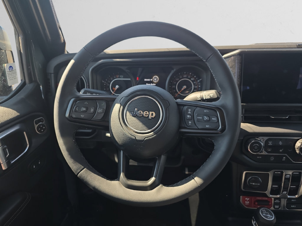 Used 2025 Jeep Gladiator Rubicon w/ Safety Group AWD/4WD image 14