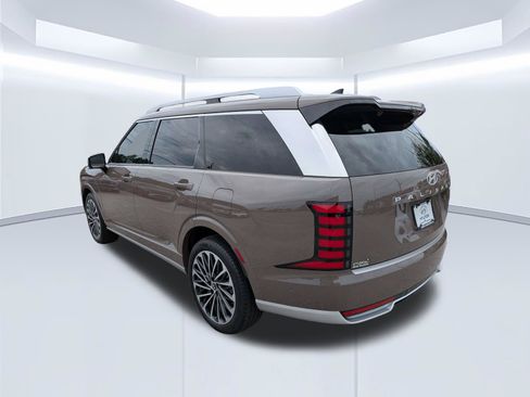 Certified 2026 Hyundai Palisade Calligraphy FWD image 6
