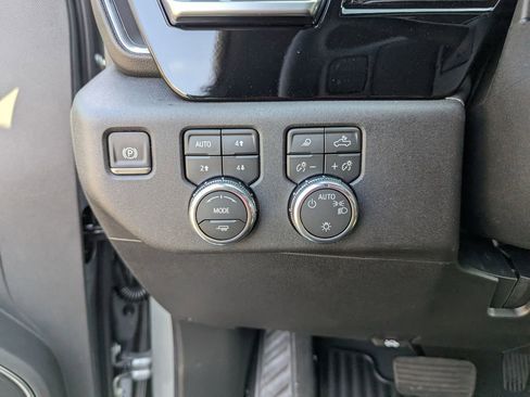 New 2026 GMC Sierra 1500 SLE w/ X31 Off-Road Package AWD/4WD image 16