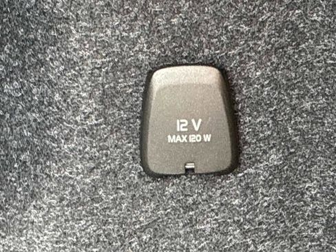 Used 2023 Volvo XC40 Recharge Ultimate image 15