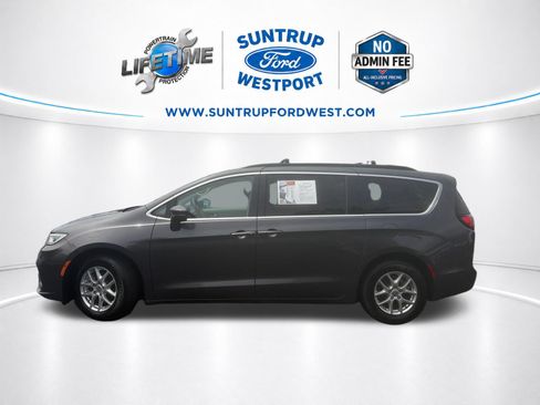 Used 2022 Chrysler Pacifica Touring-L FWD image 8