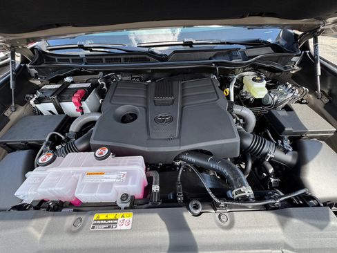 New 2026 Toyota Tundra SR5 AWD/4WD image 32