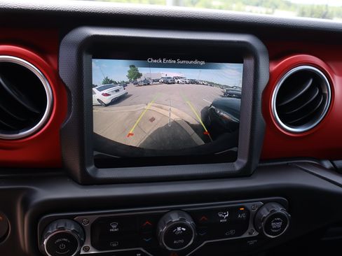 Used 2021 Jeep Wrangler Unlimited Rubicon AWD/4WD image 31