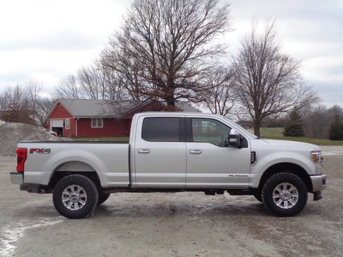 Used 2019 Ford F250 XLT w/ XLT Premium Package image 5