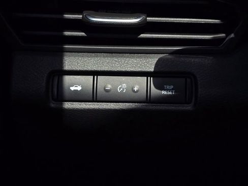 Used 2024 Nissan Altima 2.5 SV FWD image 21