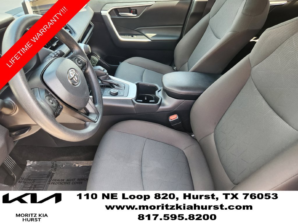 Used 2025 Toyota RAV4 XLE AWD/4WD image 18