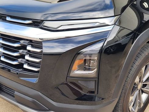 Used 2026 Chevrolet Equinox LT FWD image 8
