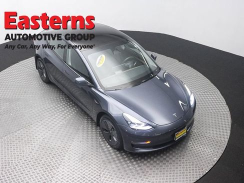 Used 2022 Tesla Model 3 Long Range AWD/4WD image 3