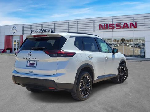 New 2026 Nissan Rogue Dark Armor FWD image 5