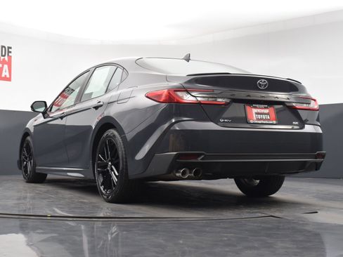 Used 2025 Toyota Camry SE FWD image 27