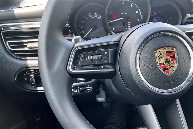 Used 2025 Porsche Macan AWD/4WD image 9