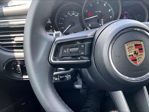 Used 2025 Porsche Macan AWD/4WD image 9