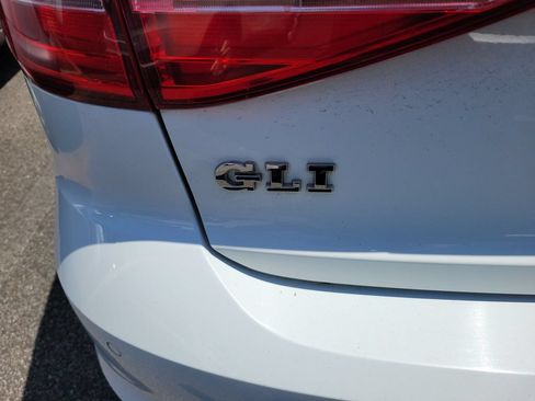 Used 2017 Volkswagen Jetta GLI FWD image 26