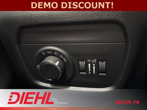 New 2025 Jeep Grand Cherokee Laredo X w/ Luxury Tech Group I image 23