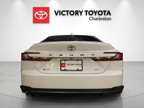 Used 2025 Toyota Camry SE w/ Convenience Package FWD image 4