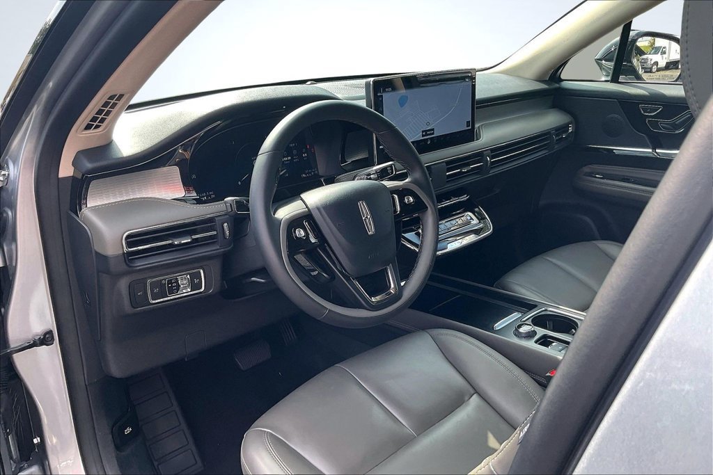 Used 2023 Lincoln Corsair FWD image 17