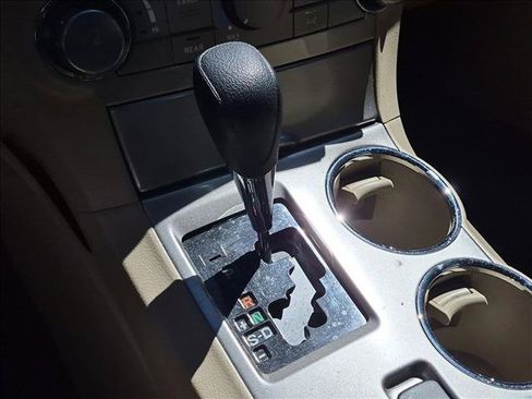 Used 2013 Toyota Highlander Plus FWD image 12