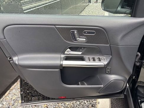 Certified 2025 Mercedes-Benz GLA 250 4MATIC image 17