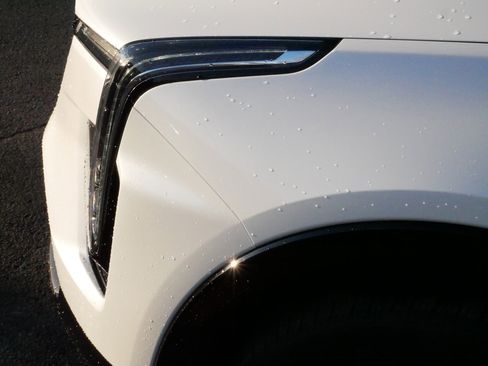 Used 2024 Cadillac XT4 Sport image 16