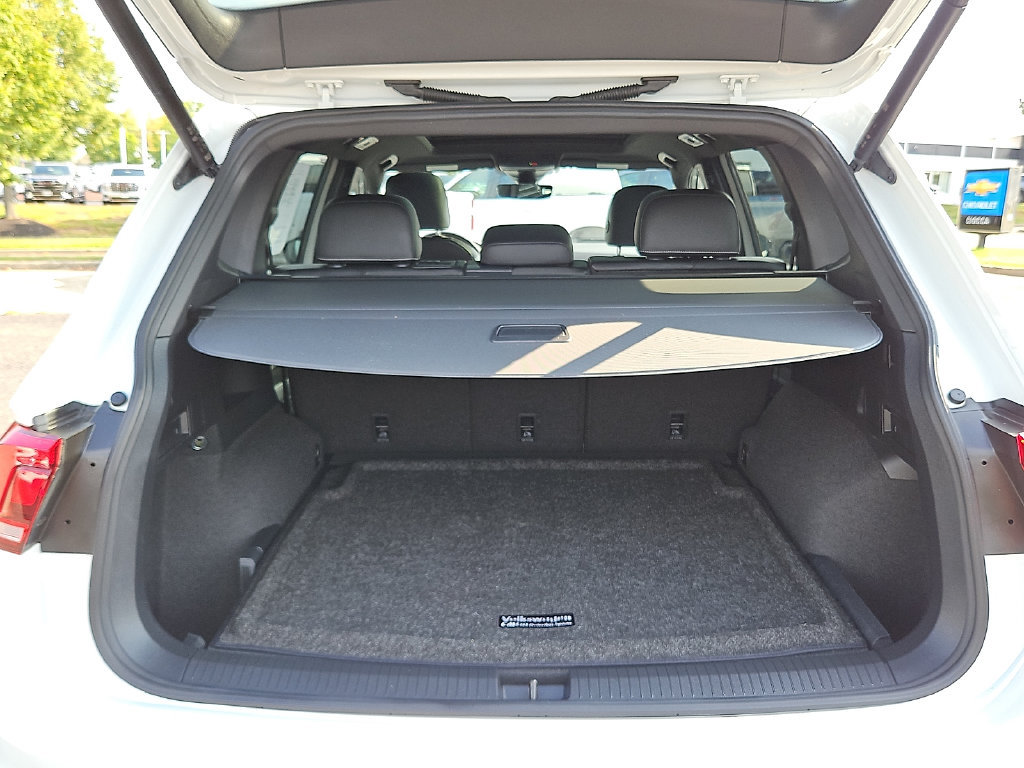 Used 2022 Volkswagen Tiguan SE R-Line AWD/4WD image 29