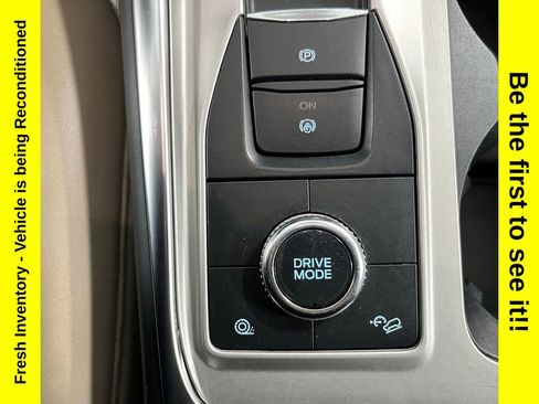Used 2022 Ford Explorer XLT AWD/4WD image 31