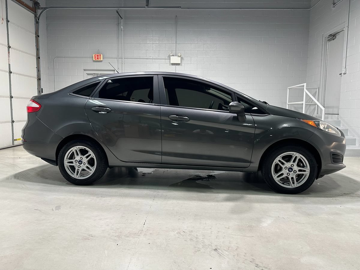 Used 2019 Ford Fiesta SE FWD image 2
