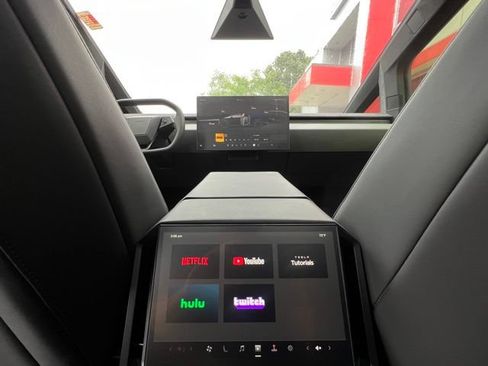 Used 2024 Tesla Cybertruck Cyberbeast AWD/4WD image 20
