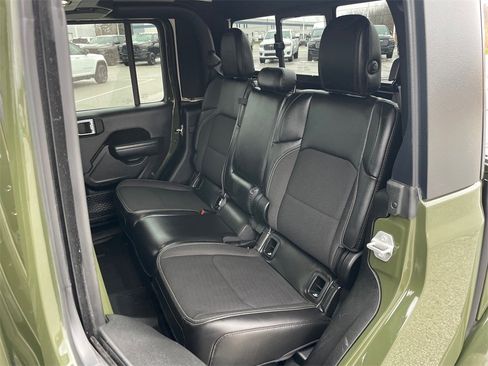 Used 2023 Jeep Gladiator Sport S image 33