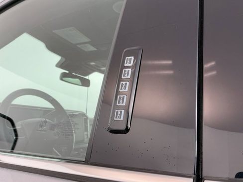 Used 2024 Ford F350 Platinum image 14