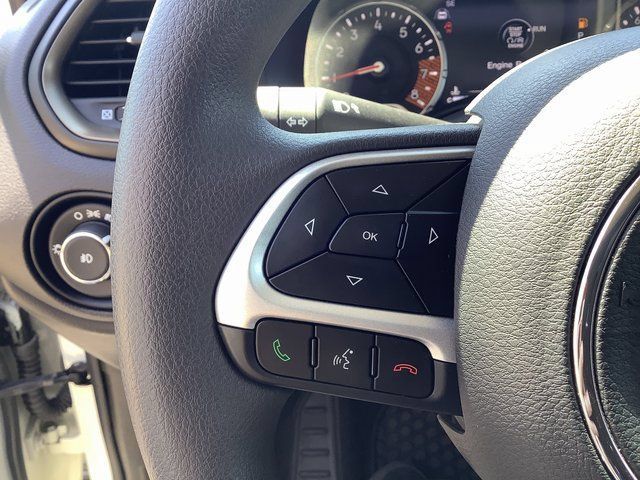 Used 2023 Jeep Renegade Latitude AWD/4WD image 13