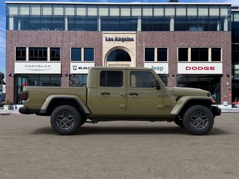 New 2026 Jeep Gladiator Sport AWD/4WD image 21