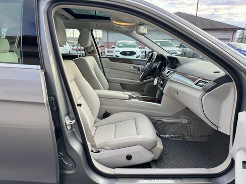 Used 2014 Mercedes-Benz E 350 4MATIC Wagon image 37