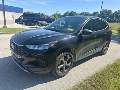Used 2024 Ford Escape ST-Line w/ Tech Pack #1 AWD/4WD image 5