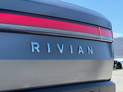 Used 2024 Rivian R1T Adventure Dual AWD/4WD image 23
