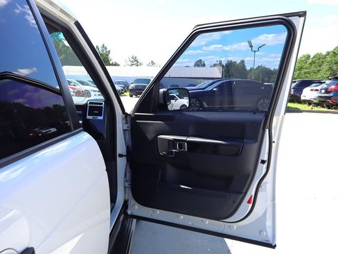 Used 2010 Land Rover Range Rover Supercharged AWD/4WD image 35